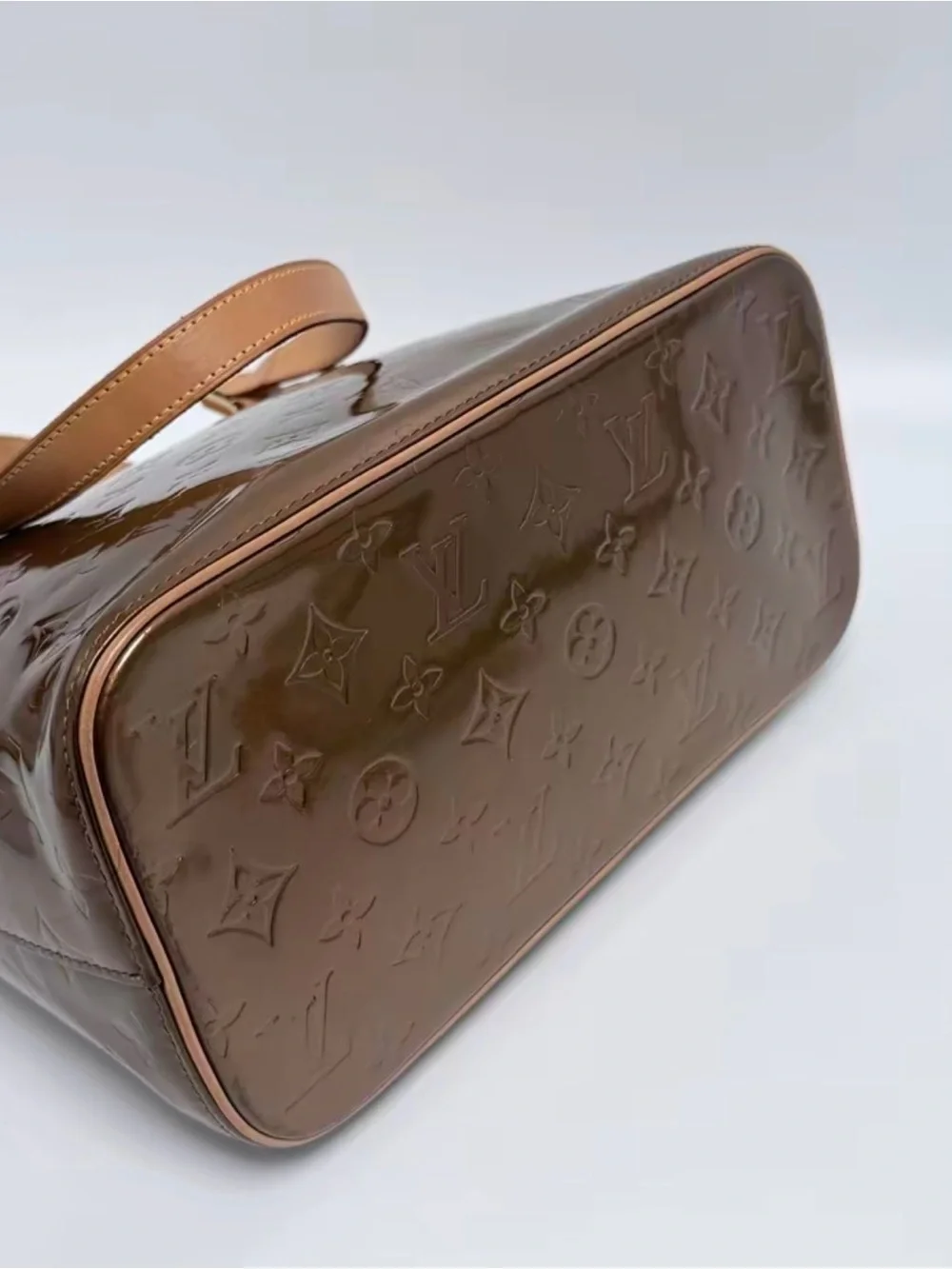 Louis Vuitton this bronze
